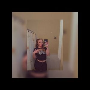 Meet your Posher, Leena